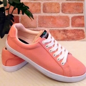 Veganswear sneakers size 6 NWOT